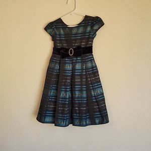 PERFECTLY  gril  dress size 4